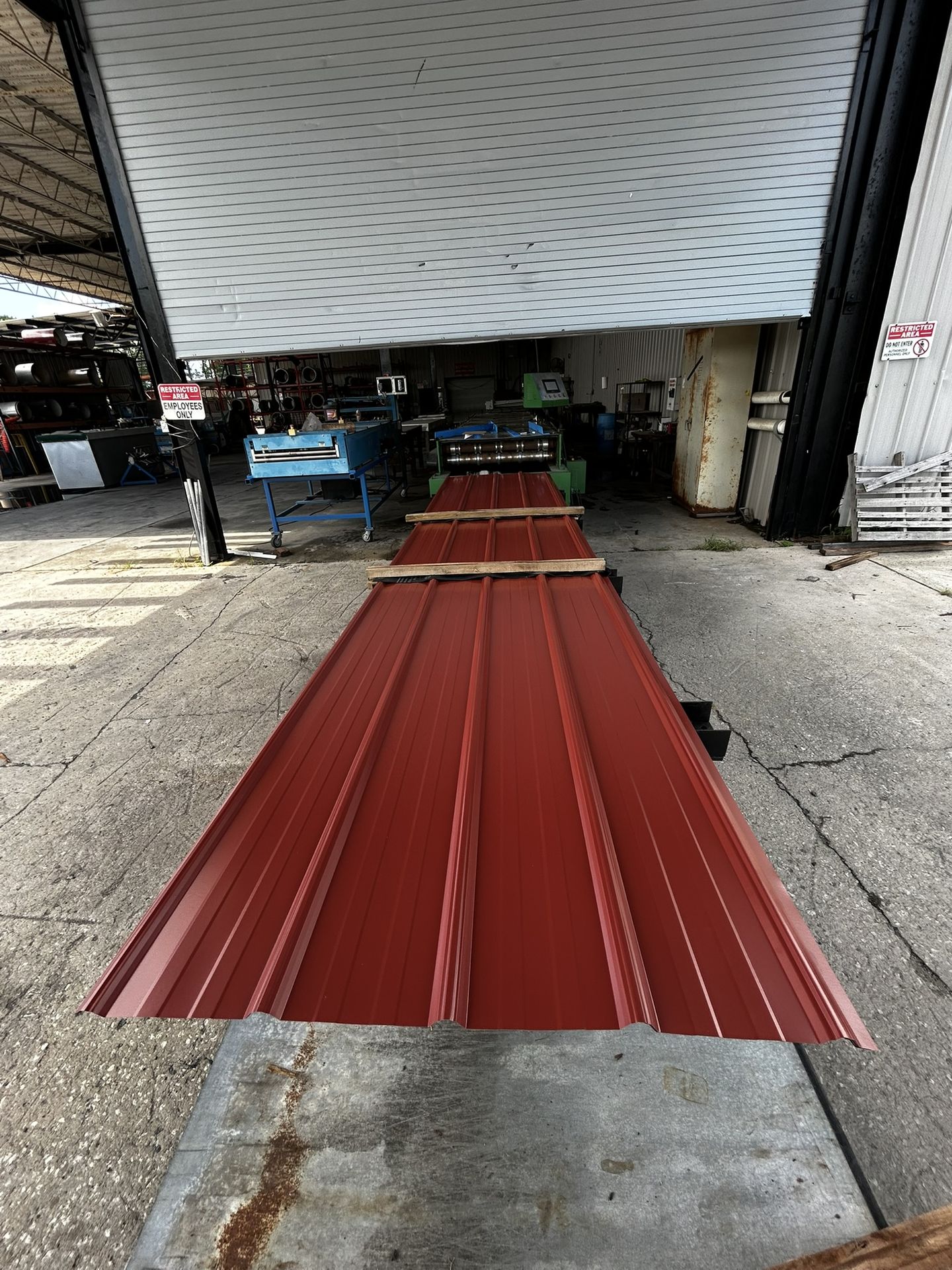 Rustic Red Master Rib