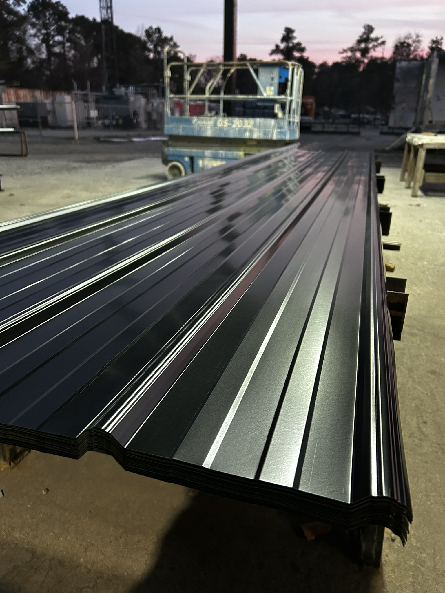 Black Master Rib Detail